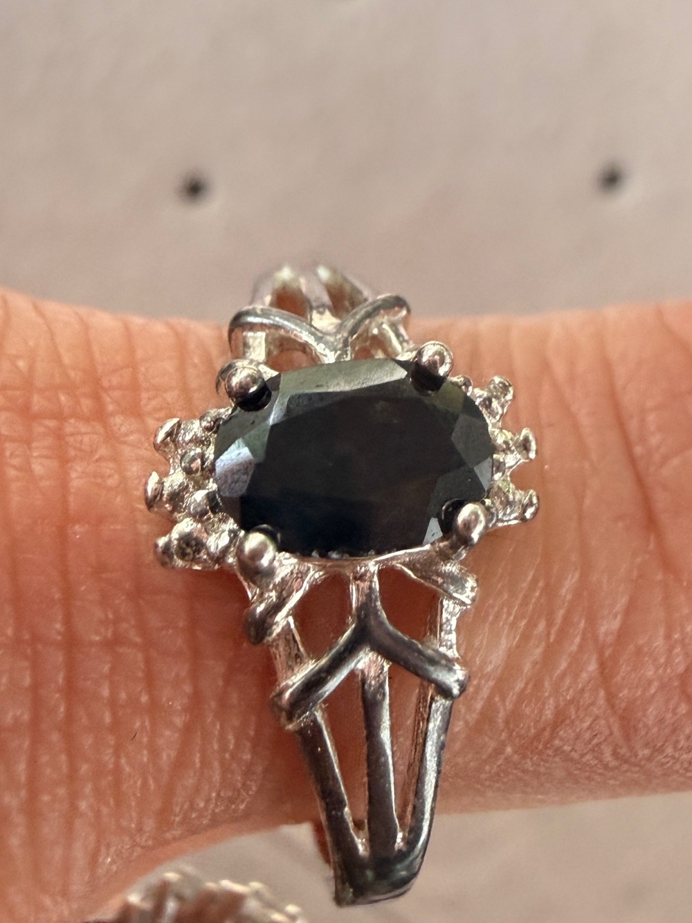 VTG Black Sapphire Ring - Size 7 - Picture 5 of 16
